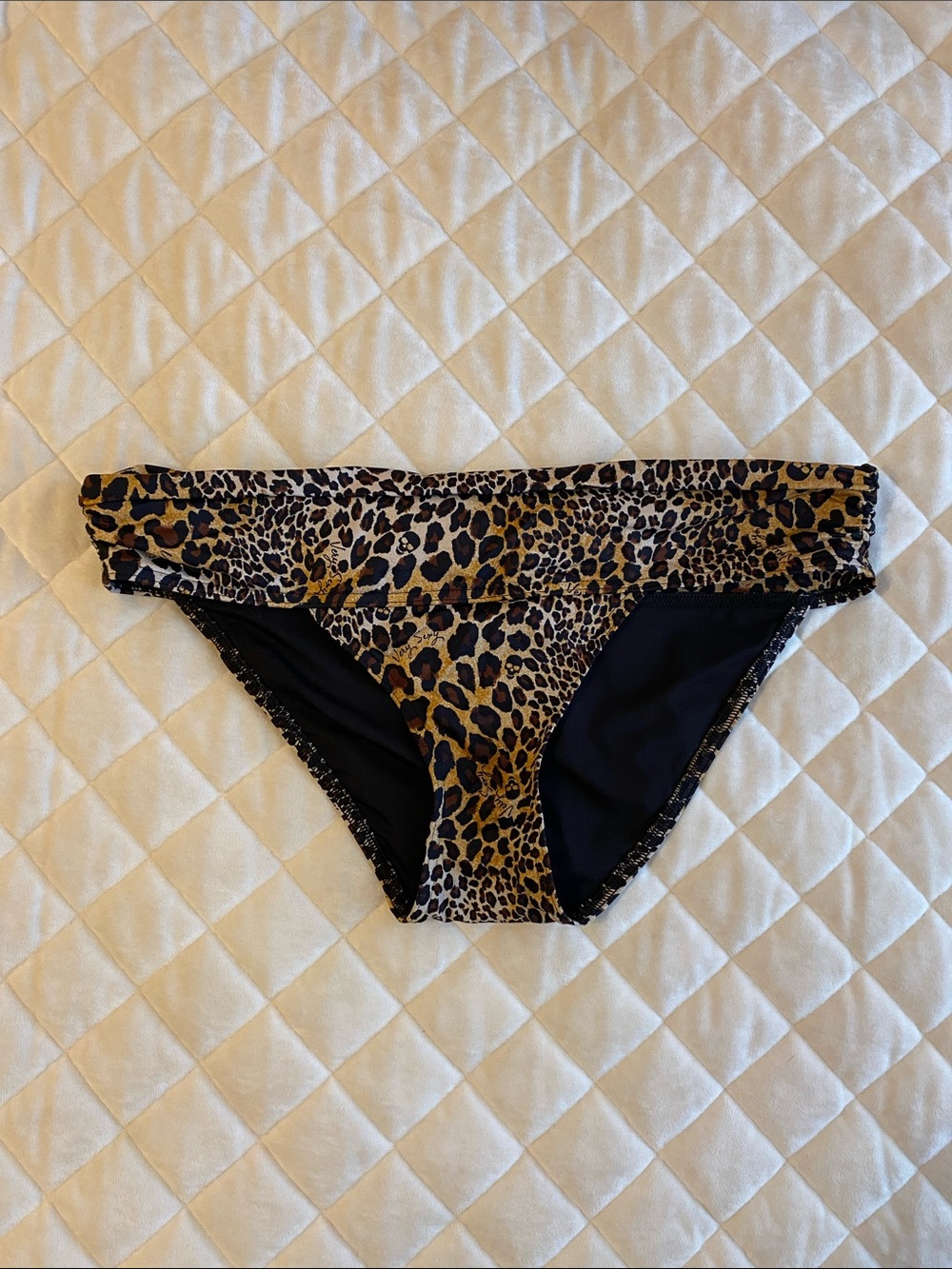 Victoria’s Secret Very Sexy Swim Bottoms Leopard/Cheetah Medium